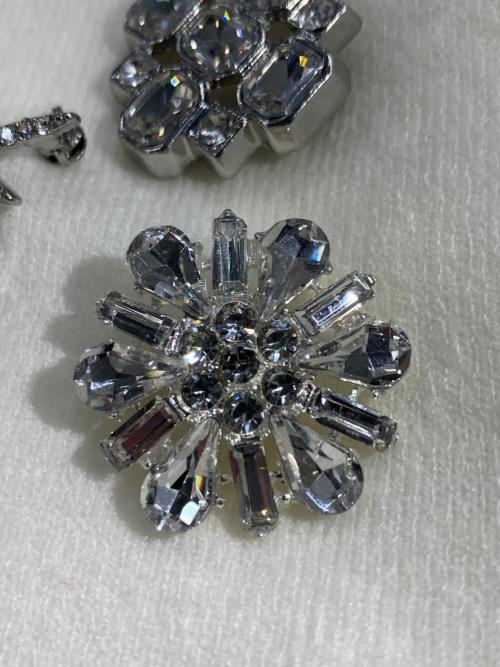 CELFORD（セルフォード）CELFORD (セルフォード) ブローチセットオフショルプルオーバー アイボリー サイズ:ONE SIZEの古着・服飾アイテム