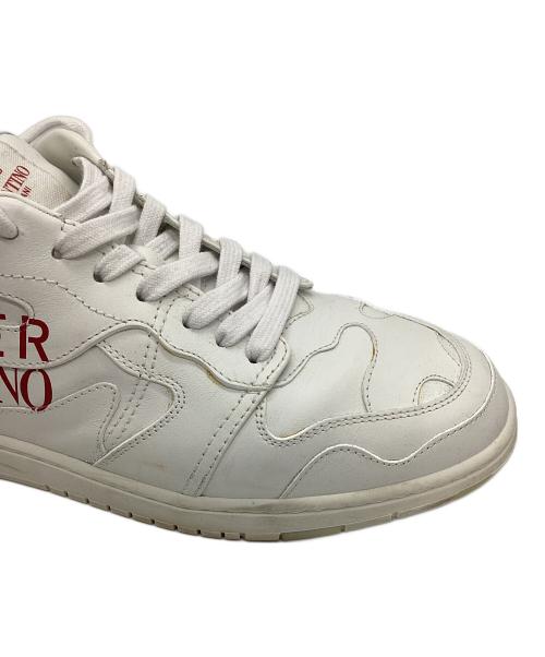 VALENTINO GARAVANI（ヴァレンティノ・ガラヴァーニ）VALENTINO GARAVANI (ヴァレンティノ・ガラヴァーニ) スニーカー ホワイト サイズ:42の古着・服飾アイテム