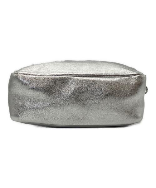 J&M DAVIDSON（ジェイ＆エム デヴィッドソン）J&M DAVIDSON (ジェイ＆エム デヴィッドソン) リップスティックポシェット シルバーの古着・服飾アイテム