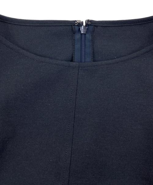 23区（ニジュウサンク）23区 (ニジュウサンク) ドライタッチスラブツイルワンピース ネイビー サイズ:44の古着・服飾アイテム