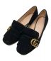 GUCCI（グッチ）の古着「GGマーモント バックル スウェードフリンジパンプス」｜ブラック