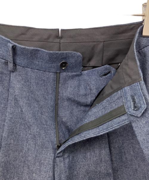 BEAMS F（ビームスエフ）BEAMS F (ビームスエフ) コットン 1プリーツ デニム スラックス インディゴ サイズ:42の古着・服飾アイテム