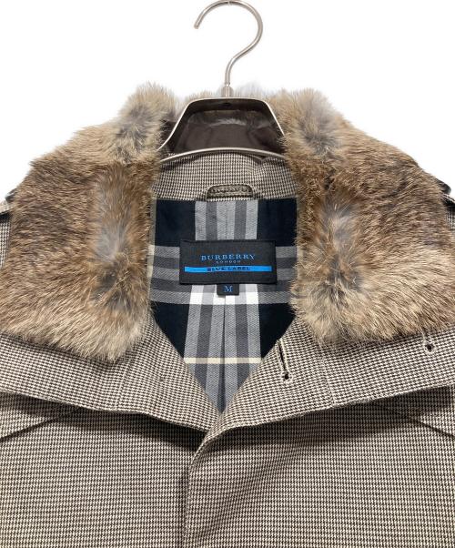BURBERRY BLUE LABEL（バーバリー ブルー レーベル）BURBERRY BLUE LABEL (バーバリーブルーレーベル) ファー付トレンチコート ベージュ サイズ:Mの古着・服飾アイテム