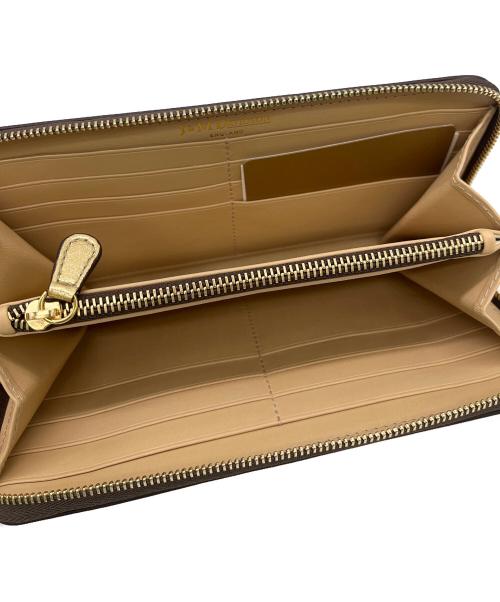 J&M DAVIDSON（ジェイ＆エム デヴィッドソン）J&M DAVIDSON (ジェイ＆エム デヴィッドソン) ELONGATED ZIP WALLET ゴールドの古着・服飾アイテム