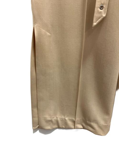 H&M（エイチアンドエム）H&M (エイチアンドエム) ROKH (ロク) ベルテッドコルセット&パンツ ベージュ サイズ:XSの古着・服飾アイテム