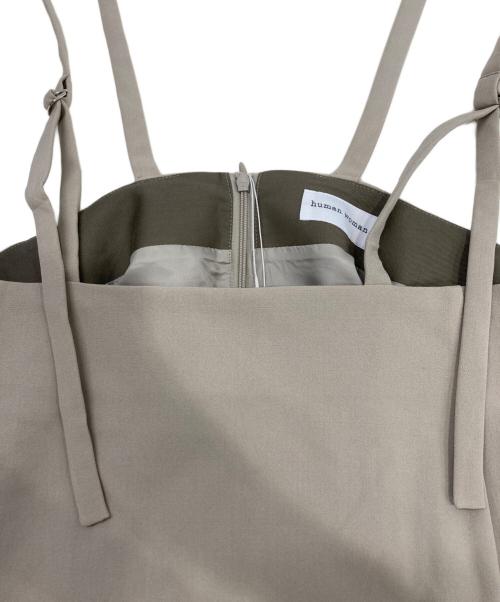 HUMAN WOMAN（ヒューマンウーマン）HUMAN WOMAN (ヒューマンウーマン) 吊り付きスカート ベージュ サイズ:M 未使用品の古着・服飾アイテム