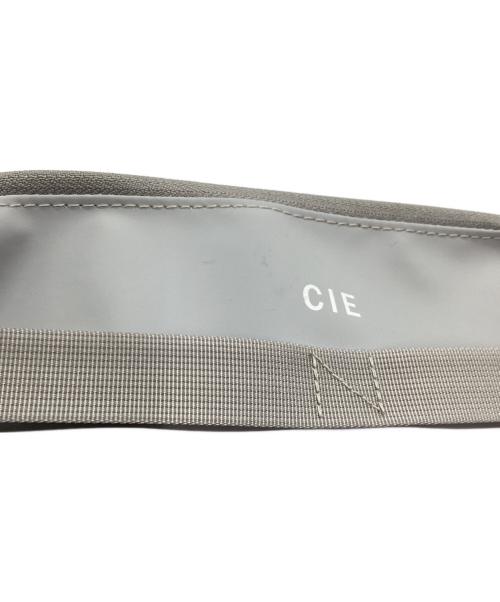 CIE（シー）CIE (シー) GRID3 2WAY SLING BAG ライトグレーの古着・服飾アイテム