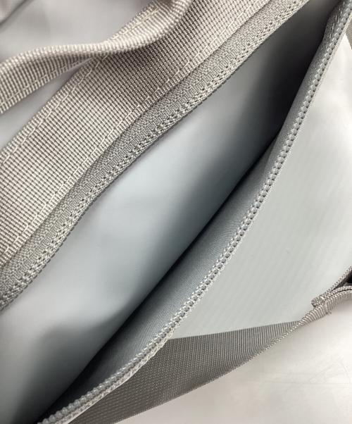 CIE（シー）CIE (シー) GRID3 2WAY SLING BAG ライトグレーの古着・服飾アイテム