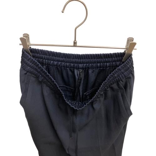 icB（アイシービー）icB (アイシービー) FluidBackSatin ドロストパンツ ネイビー サイズ:SIZE 00の古着・服飾アイテム
