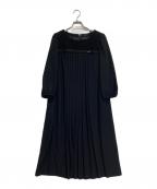 TO BE CHICトゥービーシック）の古着「ラッセルレースバックサテン ワンピース」｜ブラック