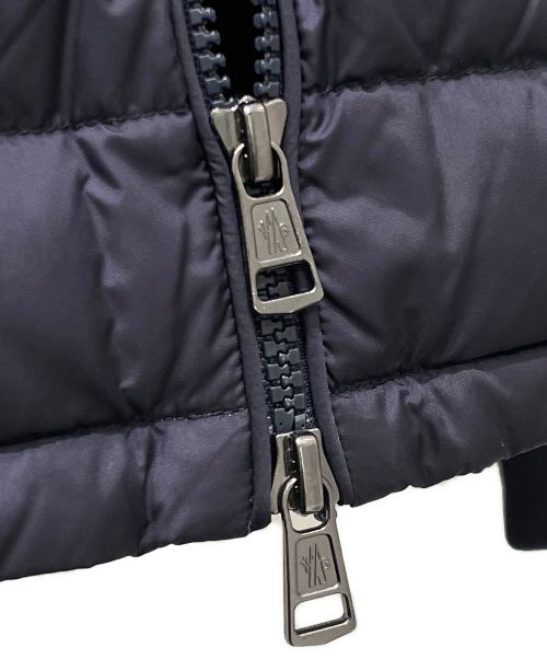 MONCLER（モンクレール）MONCLER (モンクレール) MAGLIONE TRICOT CARDIGAN 2018 ネイビー サイズ:Mの古着・服飾アイテム