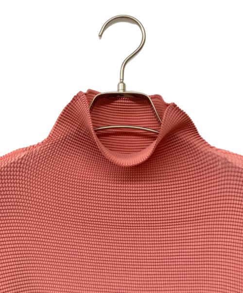 me ISSEY MIYAKE（ミーイッセイ ミヤケ）me ISSEY MIYAKE (ミーイッセイ ミヤケ) ボトルネックプリーツカットソー ピンク サイズ:‐の古着・服飾アイテム