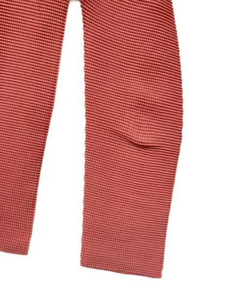 me ISSEY MIYAKE（ミーイッセイ ミヤケ）me ISSEY MIYAKE (ミーイッセイ ミヤケ) ボトルネックプリーツカットソー ピンク サイズ:‐の古着・服飾アイテム