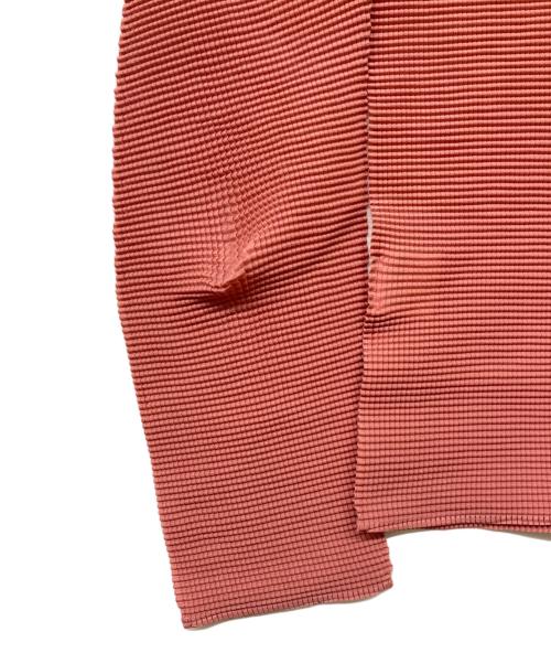 me ISSEY MIYAKE（ミーイッセイ ミヤケ）me ISSEY MIYAKE (ミーイッセイ ミヤケ) ボトルネックプリーツカットソー ピンク サイズ:‐の古着・服飾アイテム