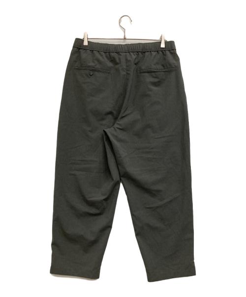 BEAMS（ビームス）BEAMS (ビームス) ドライ 2プリーツ イージーパンツ グレー サイズ:L 未使用品の古着・服飾アイテム