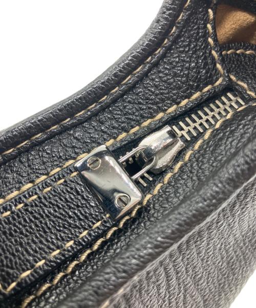 Salvatore Ferragamo（サルヴァトーレ フェラガモ）Salvatore Ferragamo (サルヴァトーレ フェラガモ) セミショルダーバッグ ブラックの古着・服飾アイテム