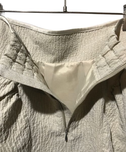 uncrave（アンクレイヴ）uncrave (アンクレイヴ) シャイニージャガード スカート アイボリー サイズ:1の古着・服飾アイテム