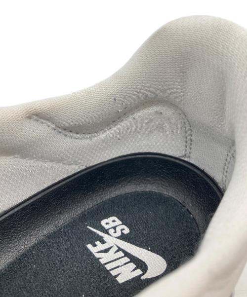 NIKE（ナイキ）NIKE (ナイキ) BRSB　ビーアールエスビー　スニーカー グレー サイズ:27.5の古着・服飾アイテム