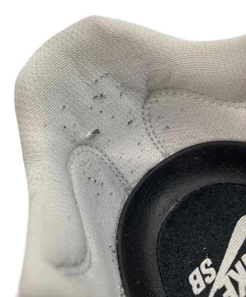 NIKE（ナイキ）NIKE (ナイキ) BRSB　ビーアールエスビー　スニーカー グレー サイズ:27.5の古着・服飾アイテム