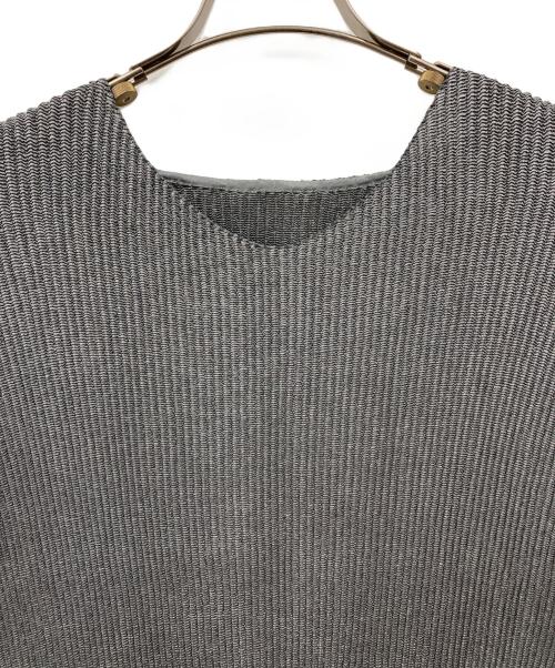 SPECCHIO（スペッチオ）SPECCHIO (スペッチオ) ノースリーブプリーツブラウス グレー サイズ:40の古着・服飾アイテム