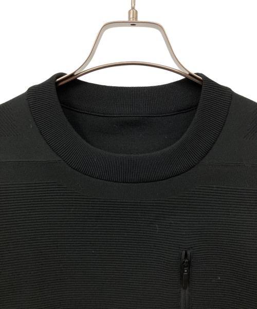 DESCENTE ALLTERRAIN（デザイント オルテライン）Descente ALLTERRAIN (デザイント オルテライン) フュージョンニットストライプクルーネック ブラック サイズ:Fの古着・服飾アイテム