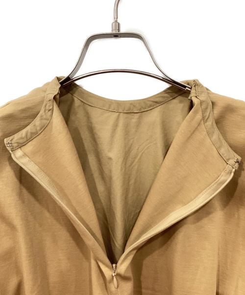 martinique（マルティニーク）martinique (マルティニーク) コンビパフスリーブプルオーバー ベージュ サイズ:Freeの古着・服飾アイテム