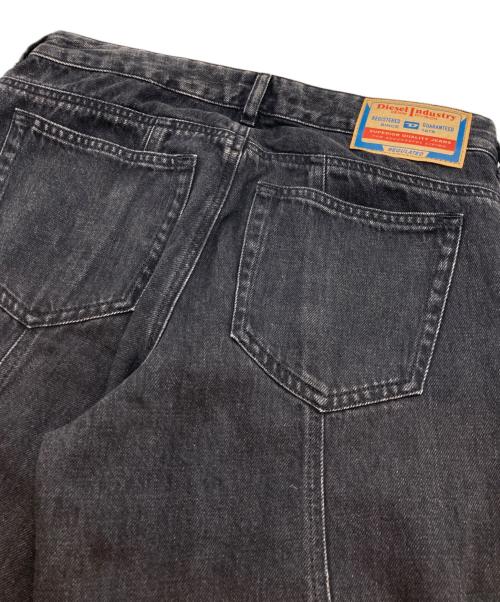 DIESEL（ディーゼル）DIESEL (ディーゼル) flare jeans d-akii 068hn ブラック サイズ:27の古着・服飾アイテム