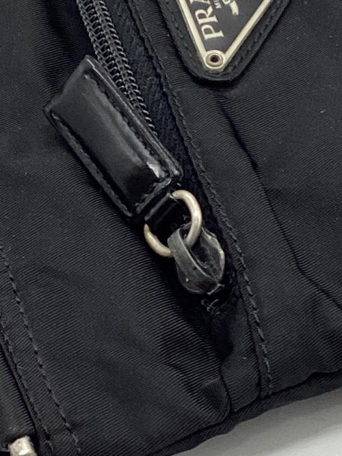 PRADA（プラダ）PRADA (プラダ) ナイロンショルダーバッグ ブラックの古着・服飾アイテム