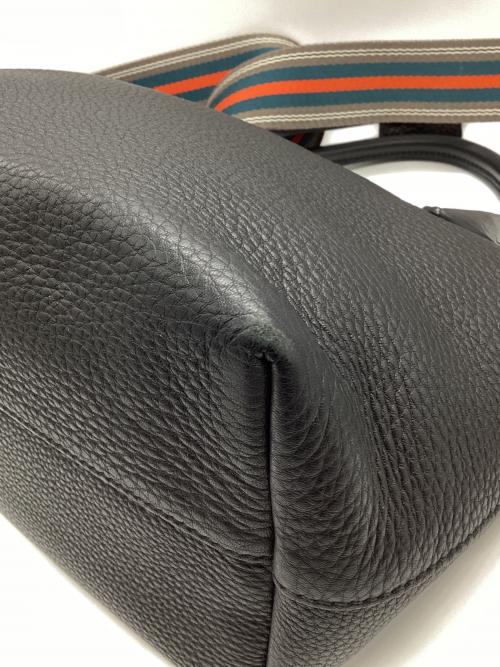 PRADA（プラダ）PRADA (プラダ) 2WAYショルダーバッグ ブラックの古着・服飾アイテム