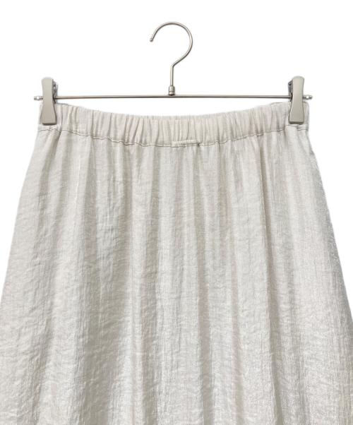 rosy monster（ロージーモンスター）rosy monster (ロージーモンスター) loose tiered satin skirt アイボリー サイズ:Mの古着・服飾アイテム