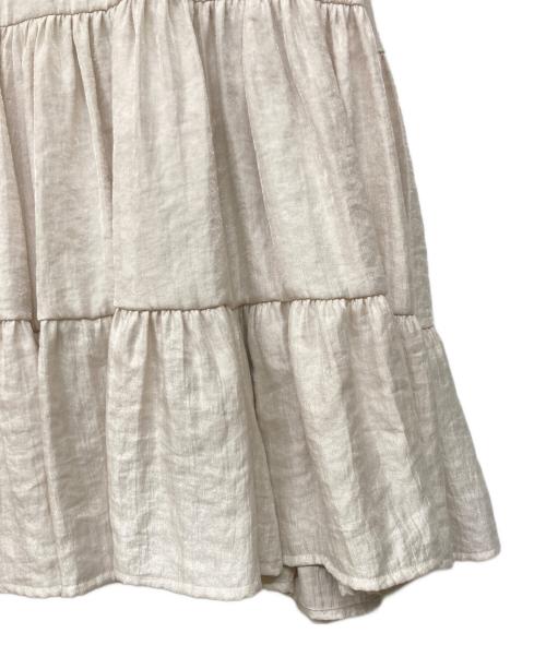 rosy monster（ロージーモンスター）rosy monster (ロージーモンスター) loose tiered satin skirt アイボリー サイズ:Mの古着・服飾アイテム