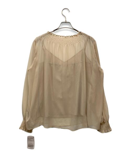 Spick and Span（スピックアンドスパン）Spick and Span (スピックアンドスパン) シャーリングギャザーヨウリュウブラウス ベージュ サイズ:Free 未使用品の古着・服飾アイテム