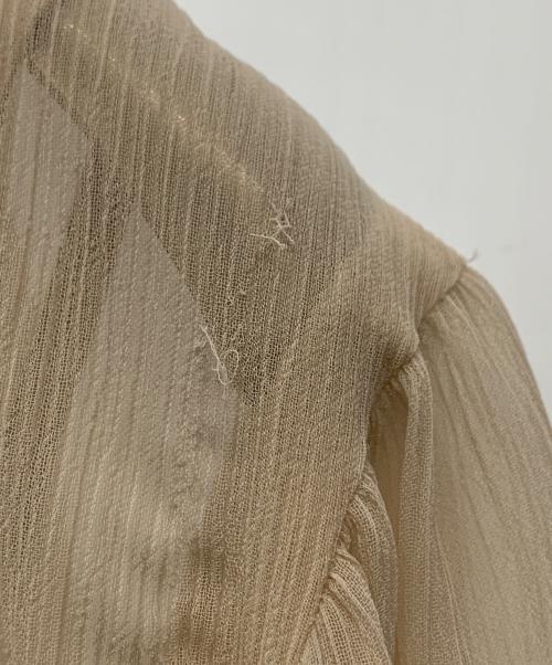 Spick and Span（スピックアンドスパン）Spick and Span (スピックアンドスパン) シャーリングギャザーヨウリュウブラウス ベージュ サイズ:Free 未使用品の古着・服飾アイテム