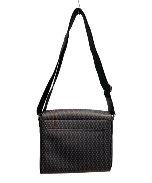 dunhill（ダンヒル）dunhill (ダンヒル) エンジンターン PVC フラップ ショルダーバッグの古着・服飾アイテム