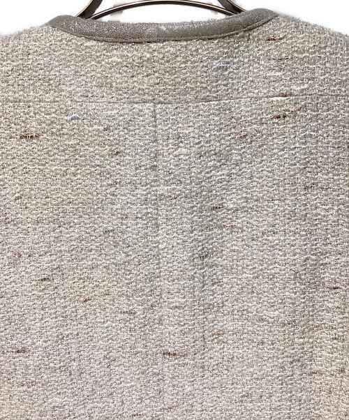 CHANEL（シャネル）CHANEL (シャネル) Coco Button No Collar Tweed Jacket（ココボタンノーカラーツイードジャケット） ライトグレー サイズ:36の古着・服飾アイテム