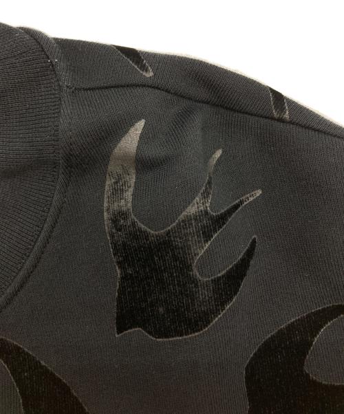 MCQ（マックキュー）MCQ (マックキュー) ツバメプリント クルーネックスウェット ブラック サイズ:Sの古着・服飾アイテム