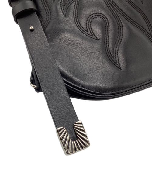 TOGA TOO（トーガ・トゥ）TOGA TOO (トーガ・トゥ) WESTERN SHOULDER BAG ブラックの古着・服飾アイテム