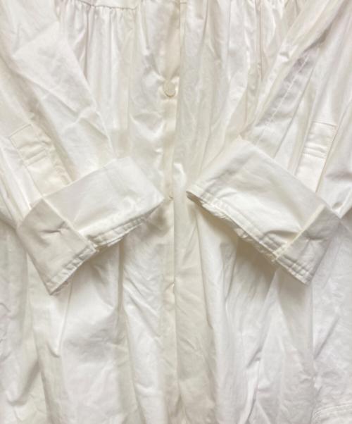 UNITED ARROWS（ユナイテッドアローズ）UNITED ARROWS (ユナイテッドアローズ) ギャザー スタンドカラー ブラウス ホワイト サイズ:FREEの古着・服飾アイテム