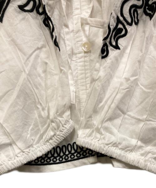 SLOBE IENA（スローブ イエナ）SLOBE IENA (スローブ イエナ) ﾌﾗﾜｰ刺繍ﾍﾟﾌﾟﾗﾑﾌﾞﾗｳｽ ホワイト サイズ:FREEの古着・服飾アイテム