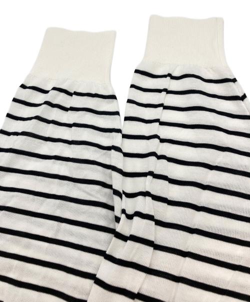 UNTITLED（アンタイトル）UNTITLED (アンタイトル) ワイドシルエットカーディガン ホワイト サイズ:48 未使用品の古着・服飾アイテム