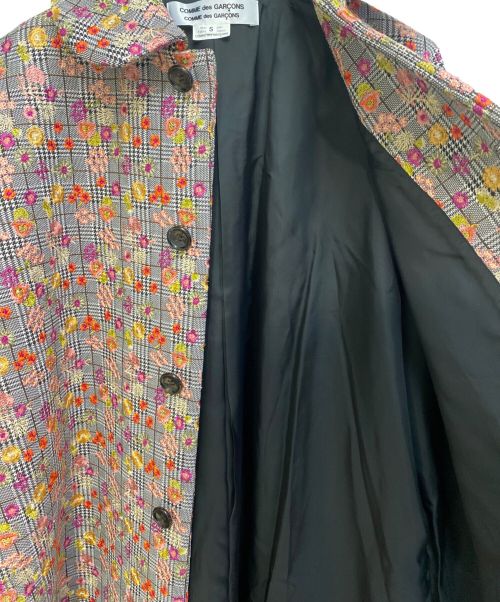 COMME des GARCONS COMME des GARCONS（コムデギャルソン コムデギャルソン）COMME des GARCONS COMME des GARCONS (コムデギャルソン コムデギャルソン) 花柄 丸襟刺繍コート グレー サイズ:Sの古着・服飾アイテム