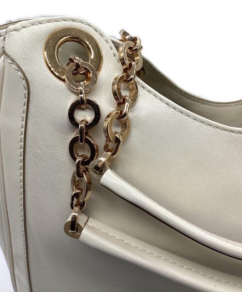 Salvatore Ferragamo（サルヴァトーレ フェラガモ）Salvatore Ferragamo (サルヴァトーレ フェラガモ) チェーントートバッグ アイボリーの古着・服飾アイテム