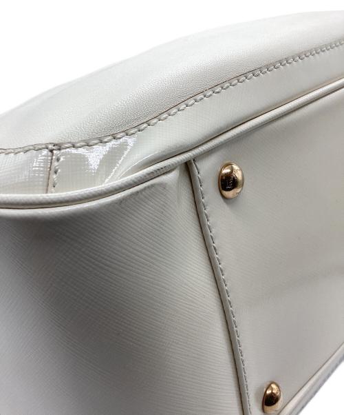 Salvatore Ferragamo（サルヴァトーレ フェラガモ）Salvatore Ferragamo (サルヴァトーレ フェラガモ) チェーントートバッグ アイボリーの古着・服飾アイテム