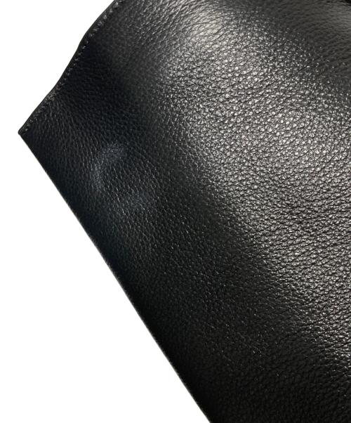 BEARDSLEY（ビアズリー）BEARDSLEY (ビアズリー) レザーボディバッグ ブラックの古着・服飾アイテム