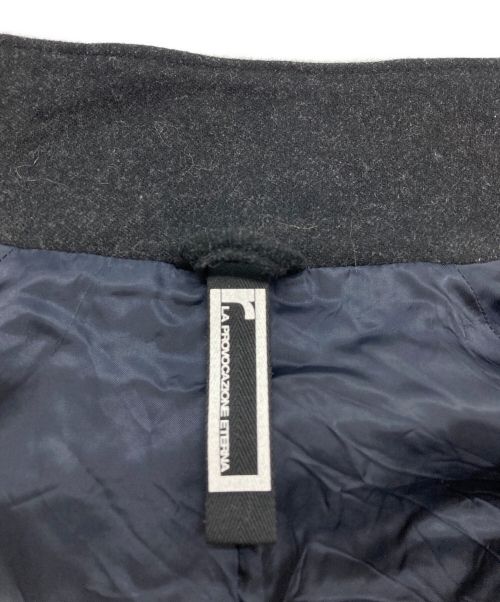 rLA PROVOCAZIONE ETERNA（アール リップヴァンウィンクル）rLA PROVOCAZIONE ETERNA (アール リップヴァンウィンクル) レヴォリューションジャケット ダークグレー サイズ:SIZE 4の古着・服飾アイテム