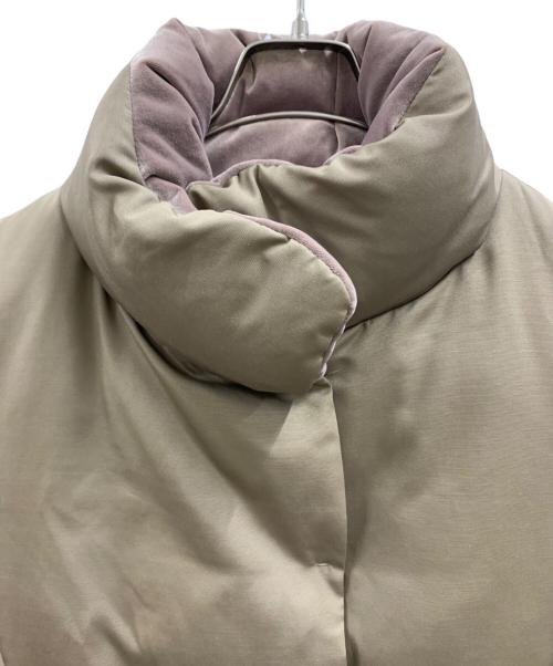 La TOTALITE（ラ ト―タリテ）La TOTALITE (ラ ト―タリテ) グログランダウンベスト ベージュ サイズ:FREEの古着・服飾アイテム