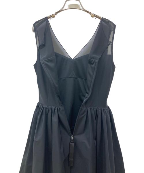 FOXEY NEWYORK（フォクシーニューヨーク）FOXEY NEWYORK (フォクシーニューヨーク) Vネックワンピース ブラック サイズ:SIZE 40の古着・服飾アイテム