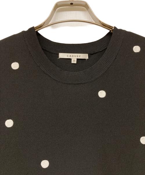 CADUNE（カデュネ）CADUNE (カデュネ) ドットペプラムニット ブラック サイズ:38の古着・服飾アイテム