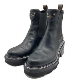 LOUIS VUITTON（ルイ ヴィトン）の古着「モノグラム サイドゴア チェルシーブーツ」｜ブラック