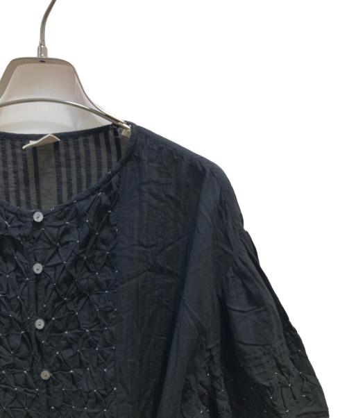 TSUHARU by samansa Mos2（ツハル バイ サマンサモスモス）TSUHARU by Samansa Mos2 (ツハル バイ サマンサモスモス) ハンドスモッキング配色ワンピース ブラック サイズ:Fの古着・服飾アイテム